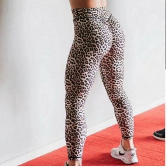 ZIYA Active Leopard Brilliant Scrunchy What Hi-Rise 7/8 length - size 4 - Picture 3 of 6